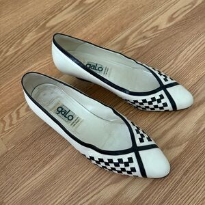 Vintage Gallo Woven Leather Black and Bone Low 1.5”‎ Pumps size 38
